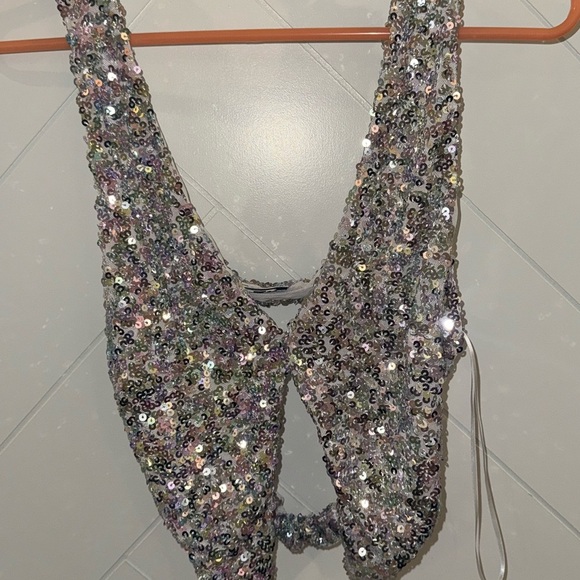 NWOT ASOS DESIGN SEQUIN SPLIT FRONT CAMI TOP WITH OPEN BACK-MULTI US 8 - Picture 4 of 11